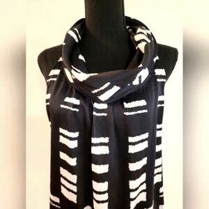 Calvin Klein Black and White Patterned Sleeveless Blouse W/Cowl Collar (Size XS)